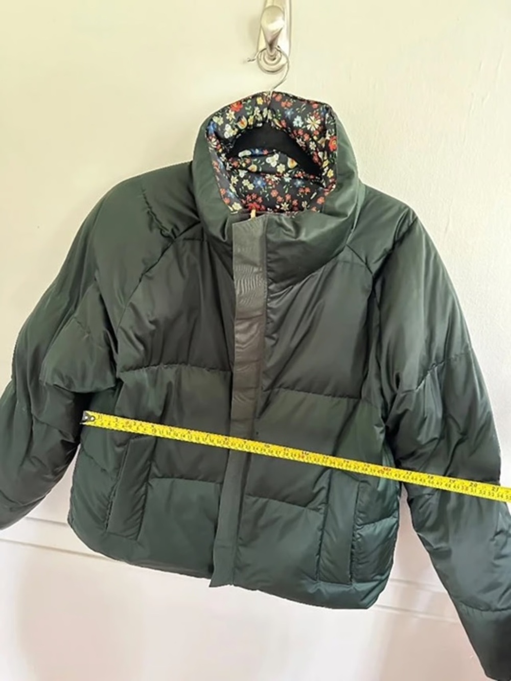 Tory Burch Heavy-fill Goose Down Reversible Floral Puffer Jacket in Forest Green - Picture 8 of 10